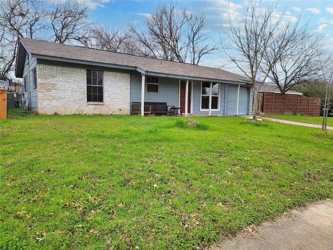 Building Photo - Charming 3-Bed, 1.5-Bath Home in Austin!