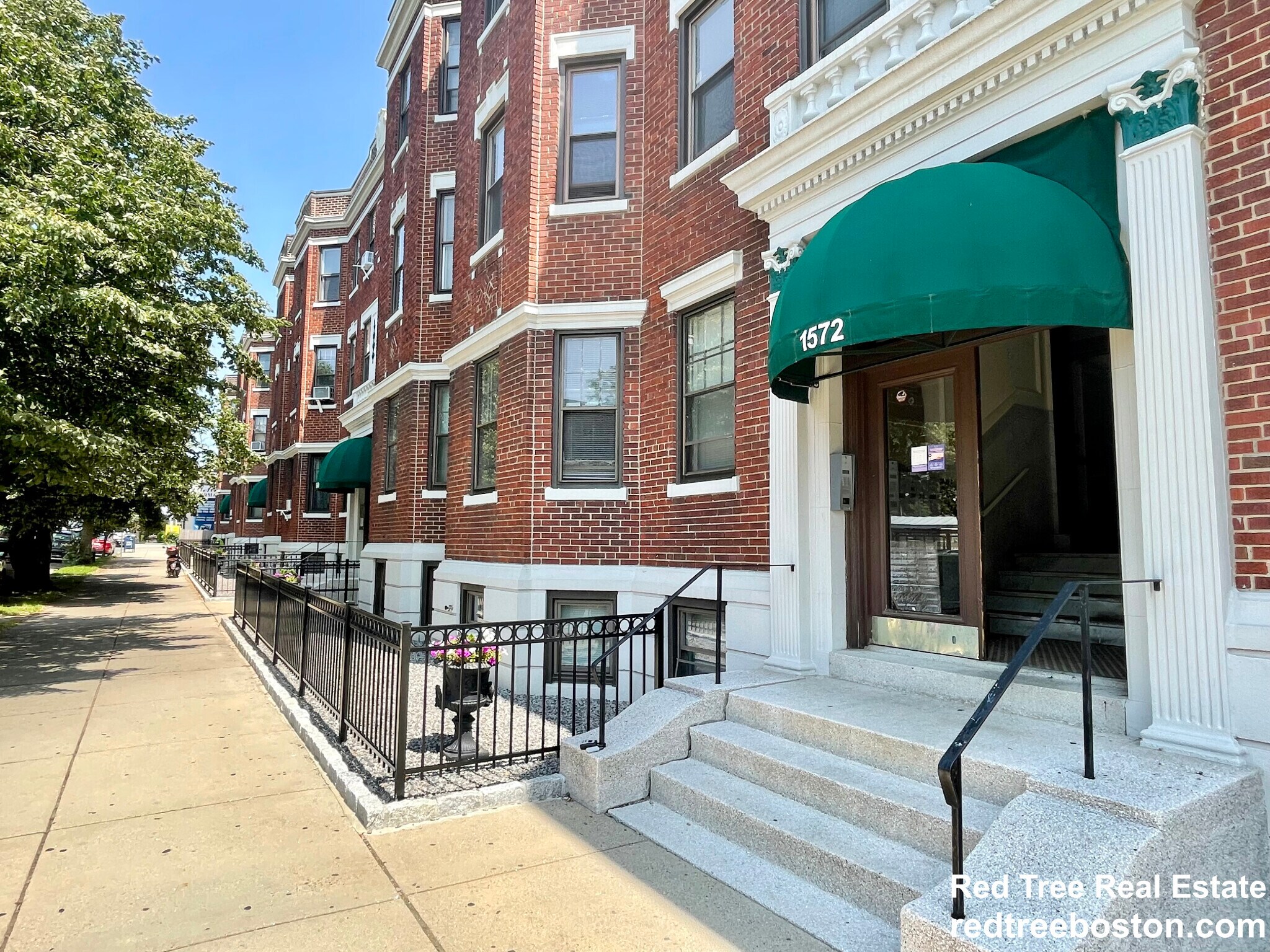 Building Photo - 1572 Commonwealth Ave