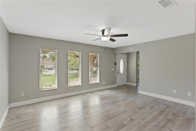Building Photo - 1022 Norwood Dr