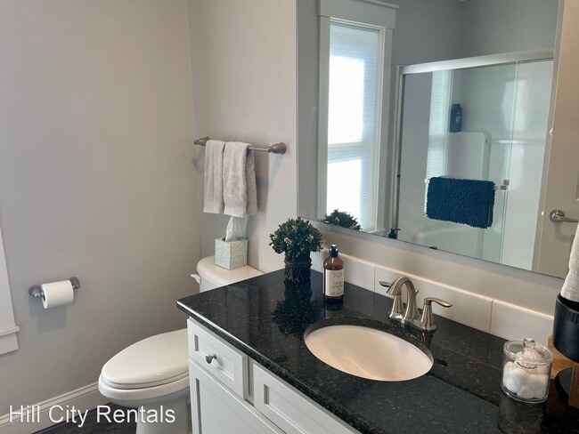 Building Photo - 1 br, 1 bath House - 51 11th Street Unit 11