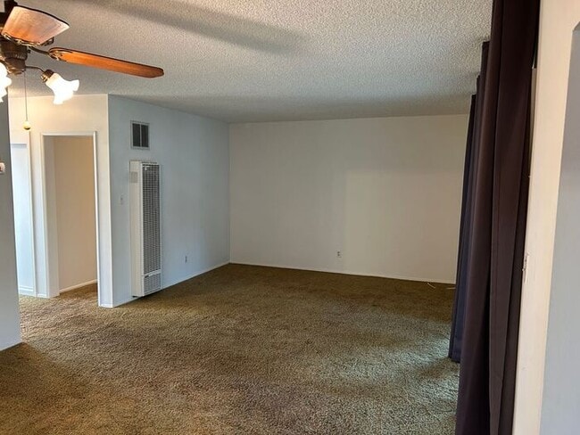 Building Photo - GREAT 3BD HOUSE WITH INCREDIBLE OUTDOOR SP...