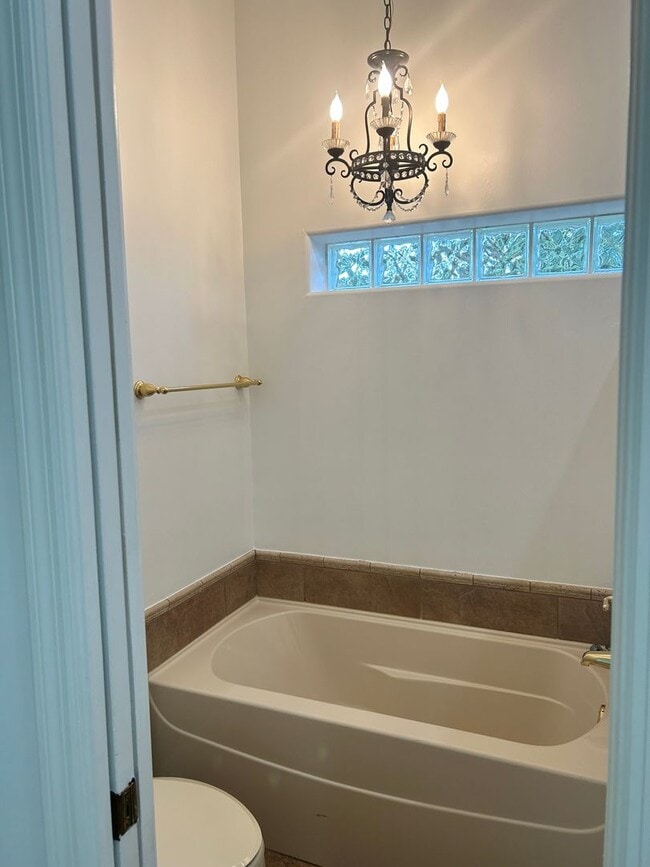 Building Photo - Luxurious 3 Bed 4 Bath Private Single-Story Sanctuary on 1.2 acres