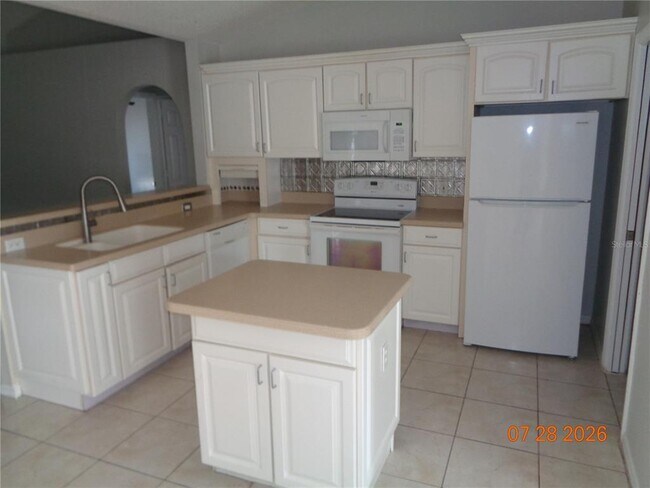 Building Photo - 2610 Groveland Ave