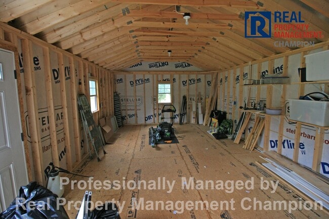 Building Photo - Stunning 4 BD/3 BA Fully Renovated Home on 6 Acres w/Pond