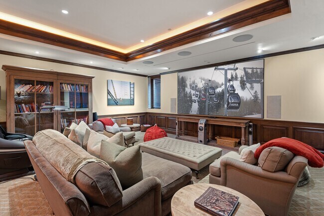 Building Photo - 353 Pfister Dr