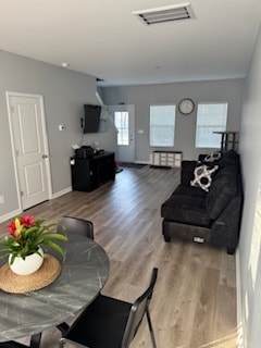 Building Photo - 2611 Carsten Ave