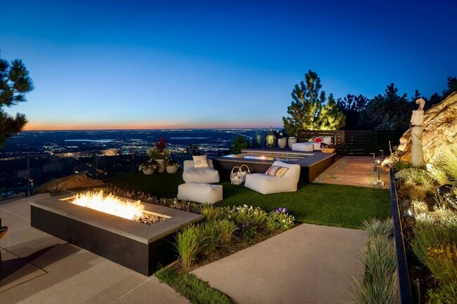 Building Photo - Private Foothills Sanctuary Minutes from D...