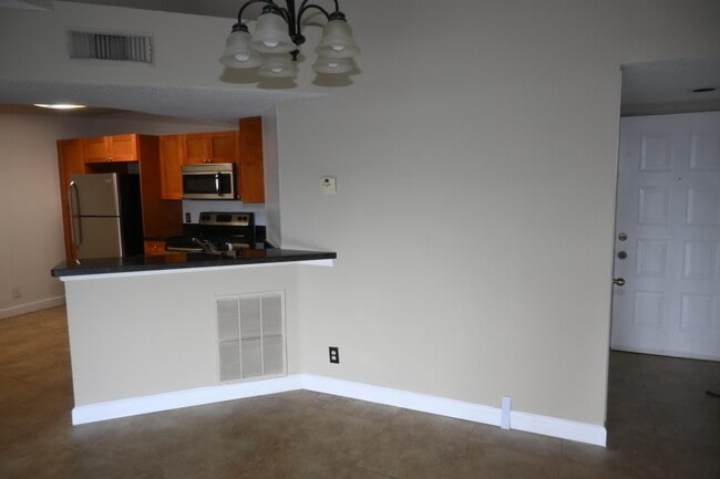 Building Photo - 8721 Wiles Rd
