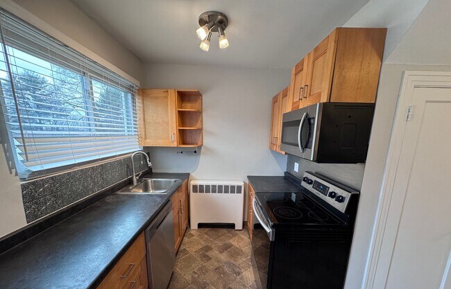 Building Photo - Charming Brick Home in Emmaus