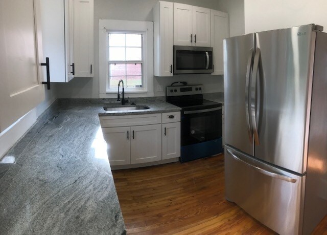 Kitchen - 2712 Dellwood Ave