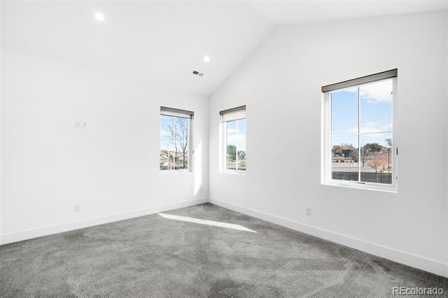 Building Photo - 3239 Robb St