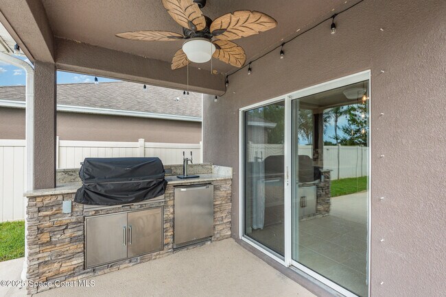 Building Photo - 112 Alamere Dr SW