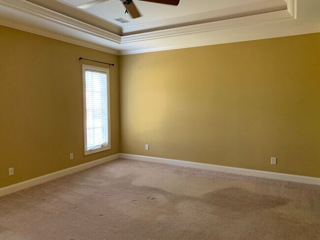Building Photo - 136 Nickolas Cir