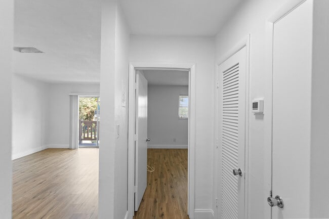 Building Photo - 493 NW 43rd St
