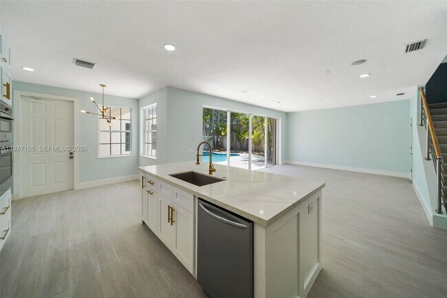 Building Photo - 174 Satin Leaf Dr