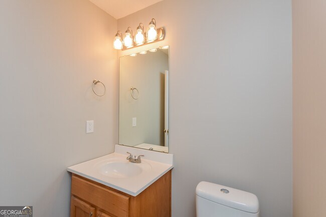 Building Photo - 1420 Saddlebrook Ct