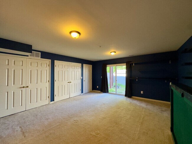 Building Photo - Charming and Stylish Living in a 3Bed/3Bat...