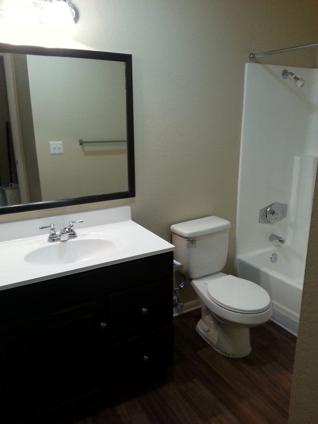 Main Bathroom - Emerald Park