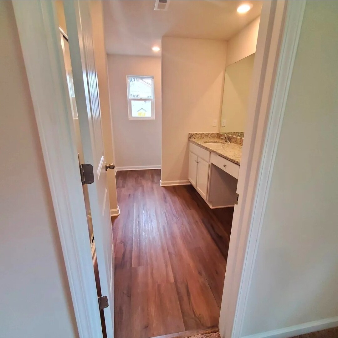 Building Photo - Room in House on Creedmore Hills Dr
