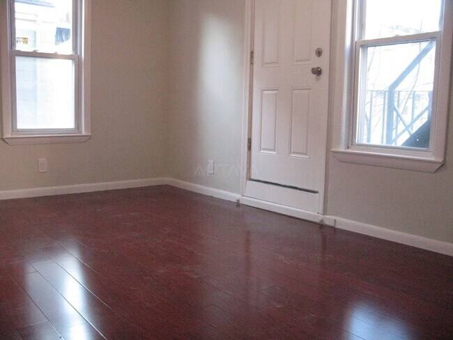 Building Photo - 31 Holyoke Rd