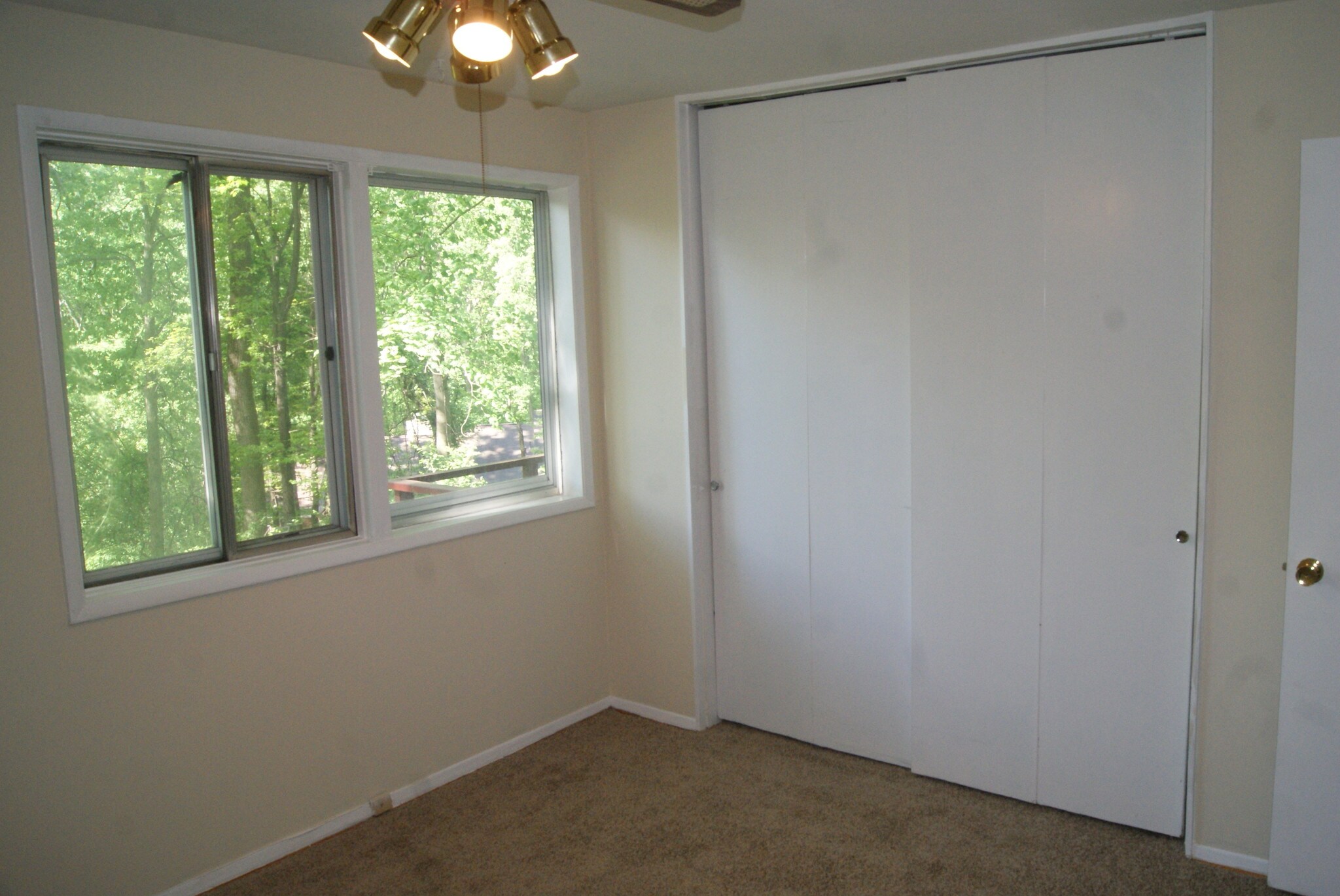 Building Photo - 7527 Spring Lake Dr