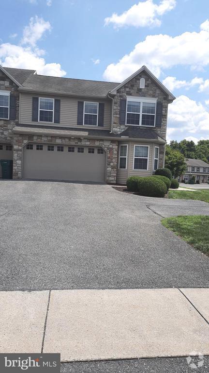 Building Photo - 401 Mercury Dr