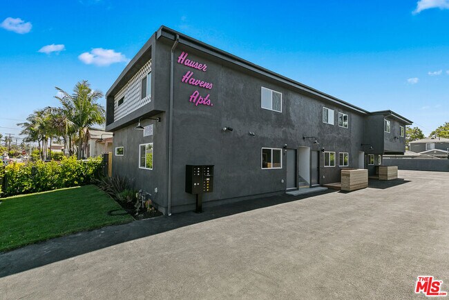 Building Photo - 2918 Hauser Blvd