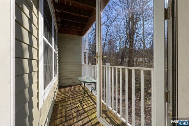 Building Photo - 1120 Hyde Park Ct