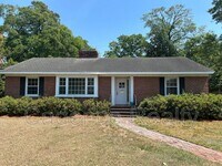 Building Photo - 1607 Azalea Dr