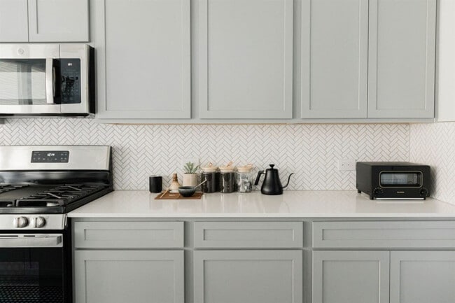 Building Photo - 11102 1/2 Charger Wy