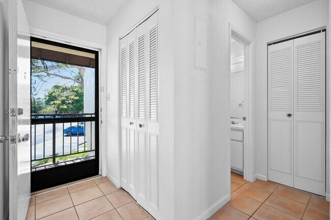 Building Photo - 2050 Oleander Blvd