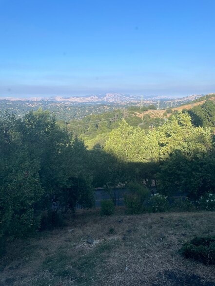 Primary Photo - 236 Lomas Cantadas