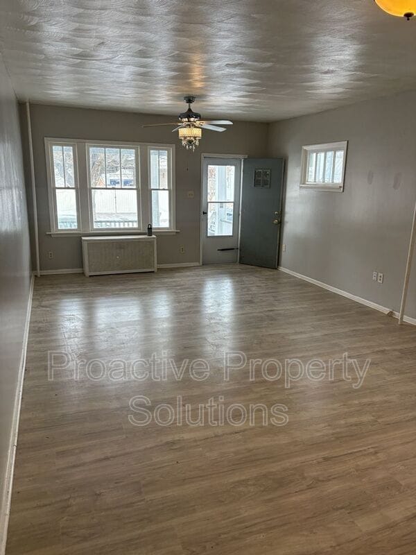 Building Photo - 27 Edison St