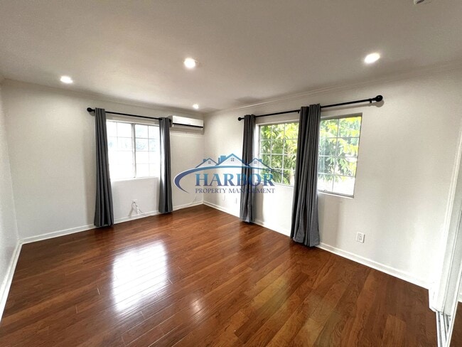 Building Photo - Charming Downey Duplex with Upgrades and Two-Car Garage