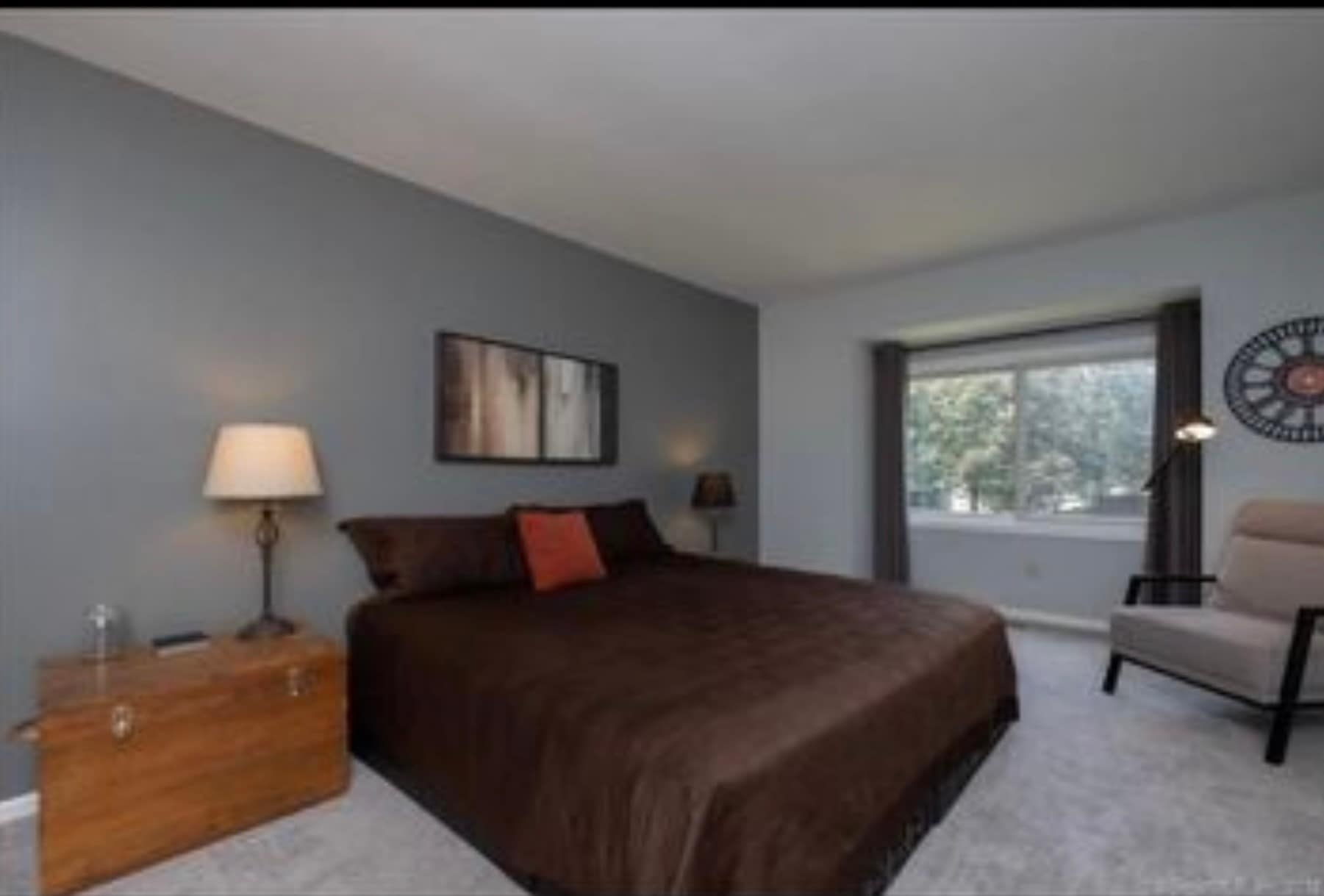 Building Photo - 705 Lake Ave