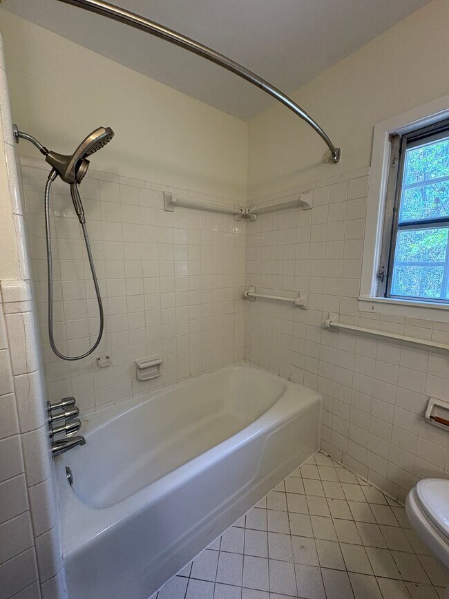 Building Photo - 2BR/2BA Home with Preserve View + Tennis C...