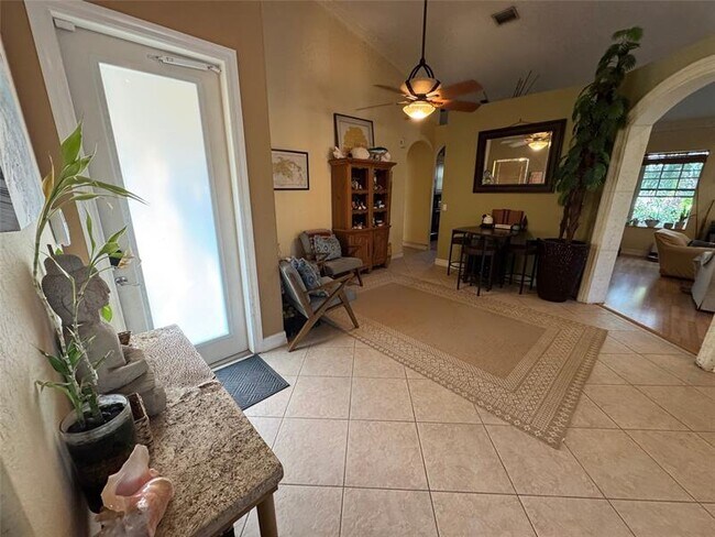 Building Photo - 1464 SW 28th Ave