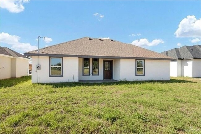 Building Photo - 8 Whitewing St