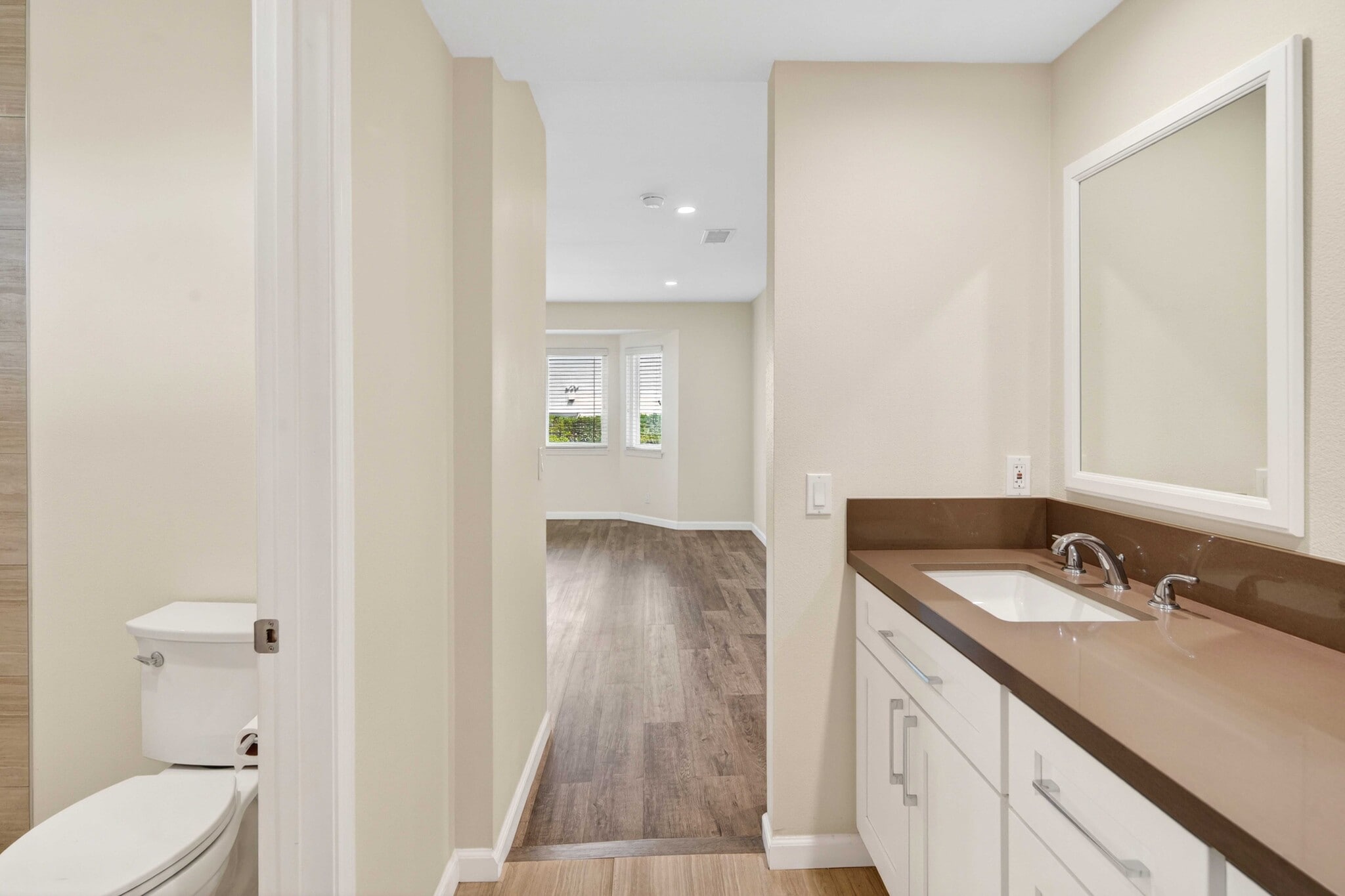 Building Photo - 19539 Shadow Springs Way