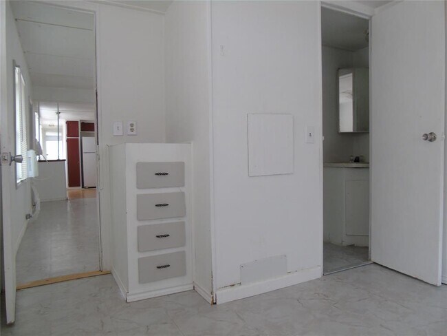 Building Photo - 910 Bunton Ln