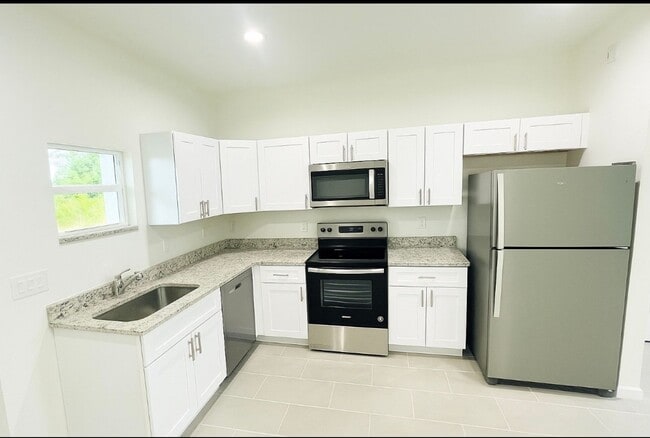 Building Photo - New Home 2 bedroom, 2 bath, 1 Car garage