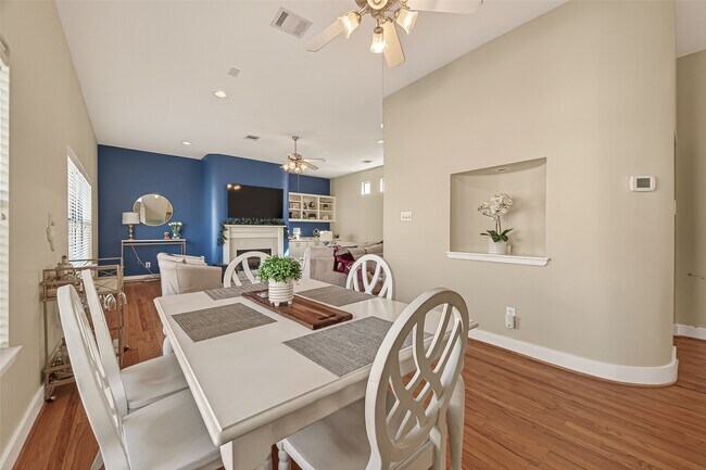 Building Photo - 2502 Brinkman St