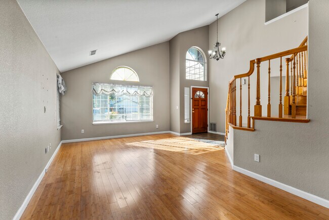 Building Photo - 2126 Sunhaven Ct