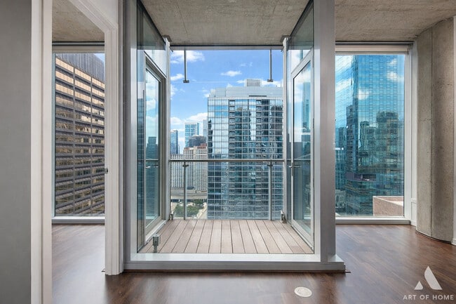 Building Photo - 600 N Fairbanks Ct