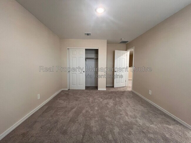 Building Photo - 4617 S 108th Ave