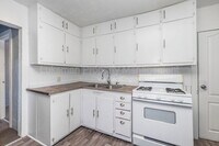 Building Photo - 719 Davis St