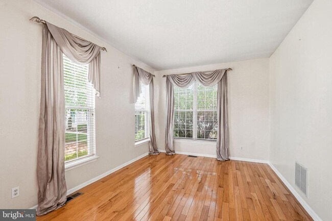Building Photo - 445 Tuvira Ln