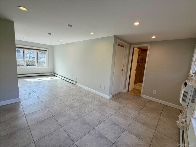 Building Photo - 14 Glendale Dr