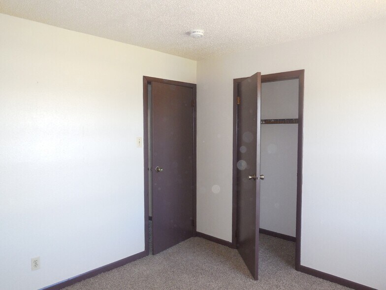 Building Photo - 46 Bellevue Dr