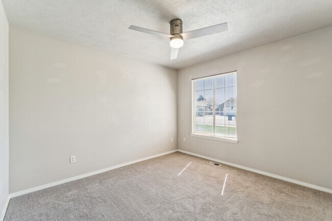 Building Photo - 8210 Waterside Ave